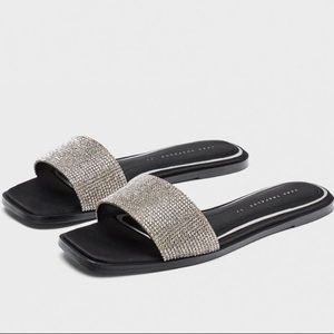 BLOGGERS FAVORITE | Zara Shiny Flat Sandals